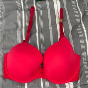 PINK Victoria's Secret Bold Red T-Shirt Bra